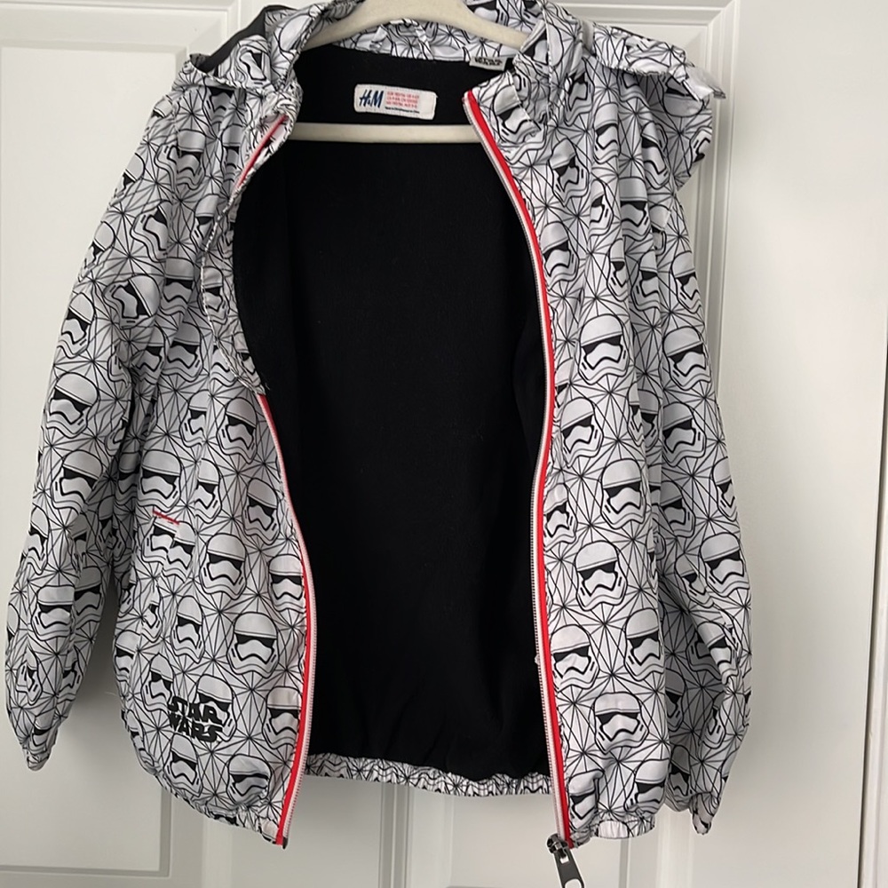 ✨H&M Chamarra rompe vientos STAR WARS 4-6Y ✨